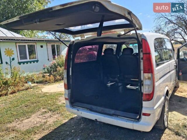 Белый Мерседес Вито, объемом двигателя 2.15 л и пробегом 485 тыс. км за 9400 $, фото 4 на Automoto.ua
