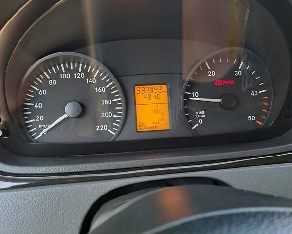 Белый Мерседес Вито, объемом двигателя 2.15 л и пробегом 338 тыс. км за 9200 $, фото 6038 на Automoto.ua