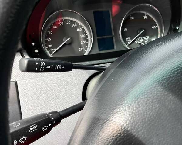 Белый Мерседес Вито, объемом двигателя 2.15 л и пробегом 234 тыс. км за 11400 $, фото 27 на Automoto.ua