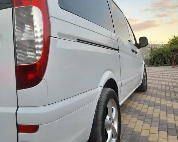 Білий Мерседес Віто, об'ємом двигуна 2.99 л та пробігом 272 тис. км за 13000 $, фото 7 на Automoto.ua