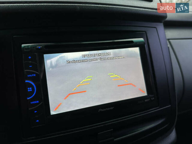 Белый Мерседес Вито, объемом двигателя 2.2 л и пробегом 400 тыс. км за 9450 $, фото 32 на Automoto.ua