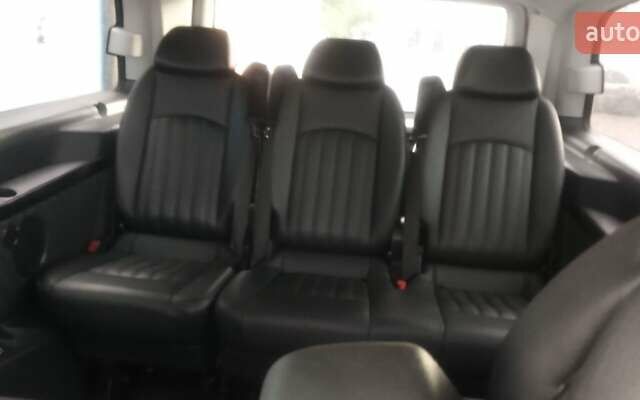 Белый Мерседес Вито, объемом двигателя 2.15 л и пробегом 163 тыс. км за 17500 $, фото 3 на Automoto.ua