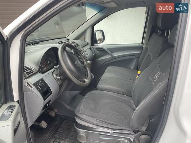 Белый Мерседес Вито, объемом двигателя 2.15 л и пробегом 397 тыс. км за 8500 $, фото 8 на Automoto.ua