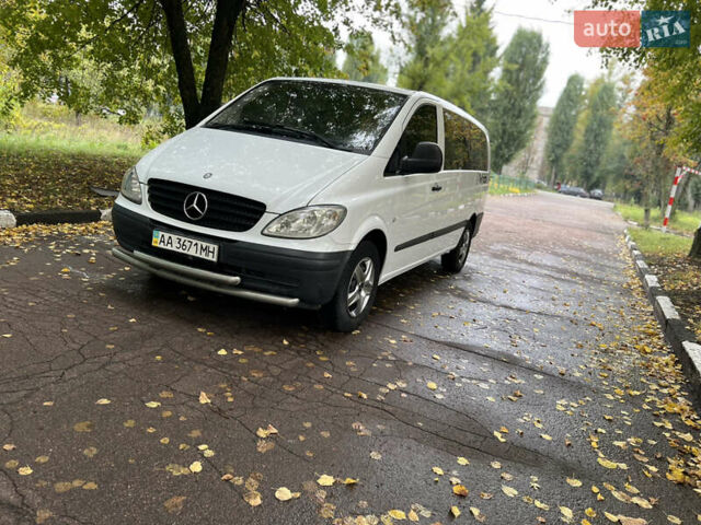 Белый Мерседес Вито, объемом двигателя 2.2 л и пробегом 300 тыс. км за 7500 $, фото 1 на Automoto.ua