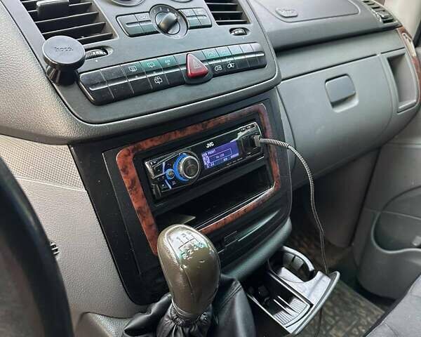 Белый Мерседес Вито, объемом двигателя 2.15 л и пробегом 290 тыс. км за 9200 $, фото 19 на Automoto.ua