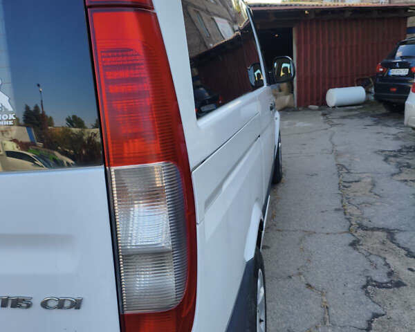 Белый Мерседес Вито, объемом двигателя 2.15 л и пробегом 361 тыс. км за 8950 $, фото 10 на Automoto.ua