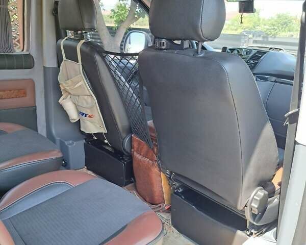 Белый Мерседес Вито, объемом двигателя 2.15 л и пробегом 338 тыс. км за 9200 $, фото 2186 на Automoto.ua