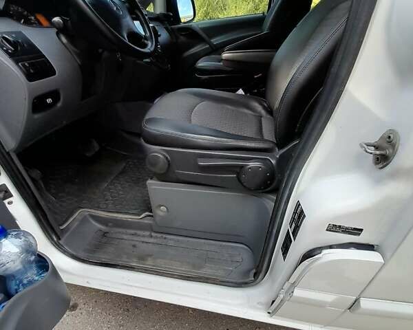 Білий Мерседес Віто, об'ємом двигуна 2.99 л та пробігом 272 тис. км за 13000 $, фото 27 на Automoto.ua