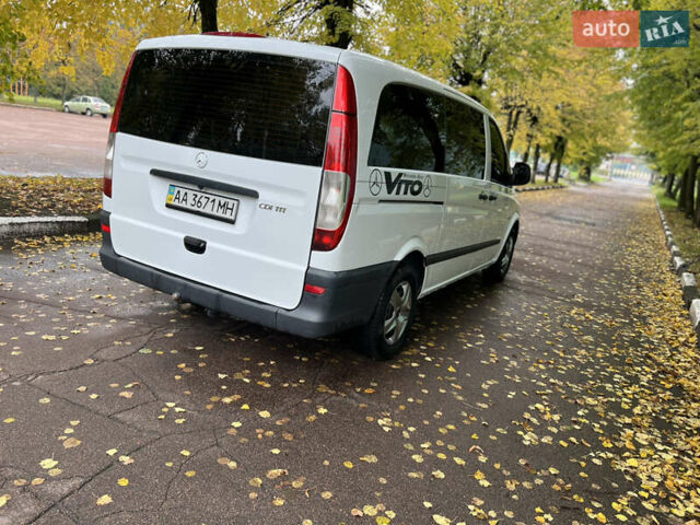 Белый Мерседес Вито, объемом двигателя 2.2 л и пробегом 300 тыс. км за 7500 $, фото 4 на Automoto.ua