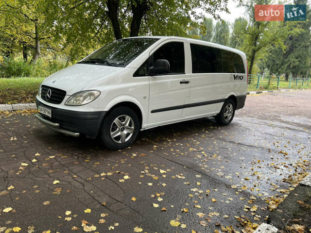 Белый Мерседес Вито, объемом двигателя 2.2 л и пробегом 300 тыс. км за 7500 $, фото 2 на Automoto.ua