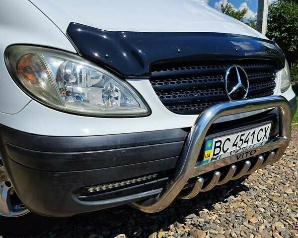 Белый Мерседес Вито, объемом двигателя 2.15 л и пробегом 338 тыс. км за 9200 $, фото 6 на Automoto.ua