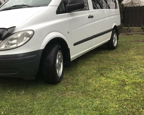 Белый Мерседес Вито, объемом двигателя 2.15 л и пробегом 256 тыс. км за 8950 $, фото 3 на Automoto.ua