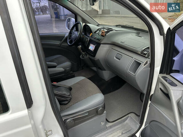 Белый Мерседес Вито, объемом двигателя 2.2 л и пробегом 400 тыс. км за 9450 $, фото 20 на Automoto.ua