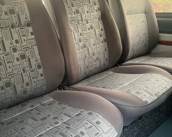 Белый Мерседес Вито, объемом двигателя 2.15 л и пробегом 234 тыс. км за 11400 $, фото 40 на Automoto.ua