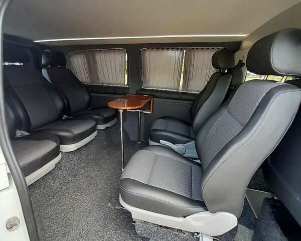 Білий Мерседес Віто, об'ємом двигуна 2.99 л та пробігом 272 тис. км за 13000 $, фото 13 на Automoto.ua