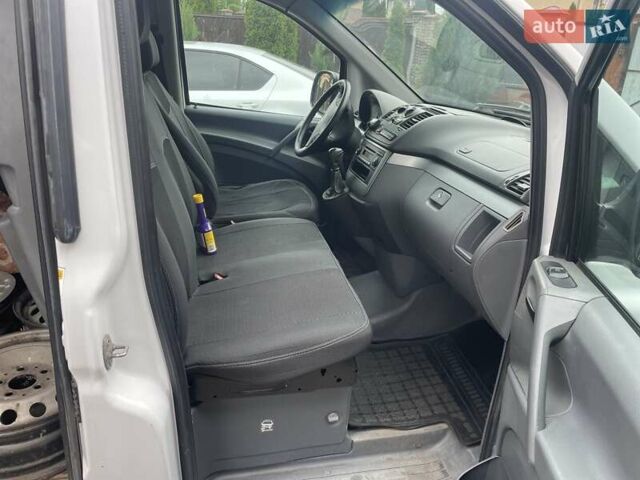 Белый Мерседес Вито, объемом двигателя 2.15 л и пробегом 397 тыс. км за 8500 $, фото 7 на Automoto.ua