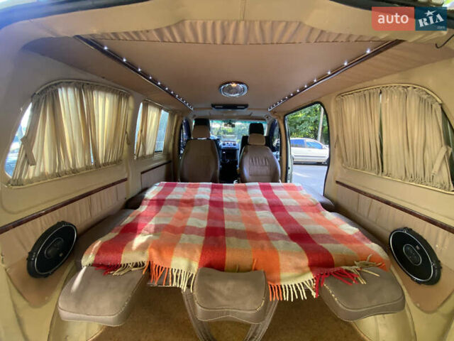 Белый Мерседес Вито, объемом двигателя 2.15 л и пробегом 340 тыс. км за 8200 $, фото 18 на Automoto.ua