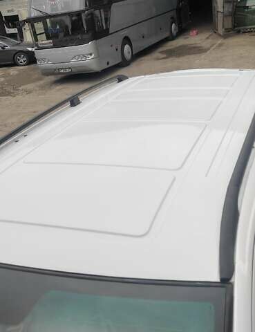 Белый Мерседес Вито, объемом двигателя 2.1 л и пробегом 536 тыс. км за 10900 $, фото 9 на Automoto.ua