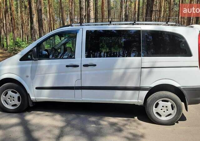 Белый Мерседес Вито, объемом двигателя 2.15 л и пробегом 305 тыс. км за 6500 $, фото 4 на Automoto.ua