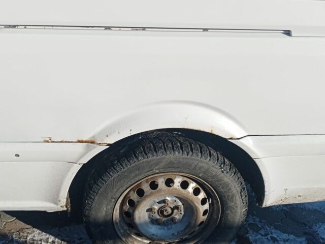 Белый Мерседес Вито, объемом двигателя 2.2 л и пробегом 900 тыс. км за 6200 $, фото 4 на Automoto.ua