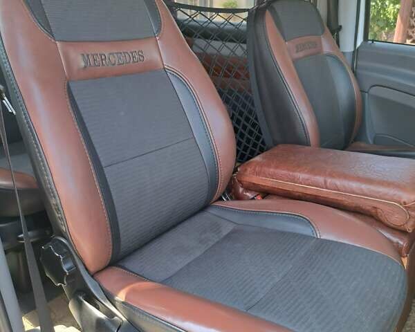 Белый Мерседес Вито, объемом двигателя 2.15 л и пробегом 338 тыс. км за 9200 $, фото 589 на Automoto.ua