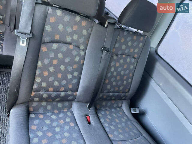 Белый Мерседес Вито, объемом двигателя 2.2 л и пробегом 315 тыс. км за 10500 $, фото 5 на Automoto.ua