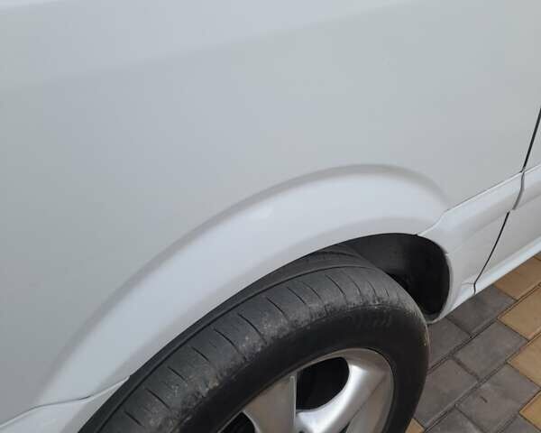 Білий Мерседес Віто, об'ємом двигуна 2.99 л та пробігом 272 тис. км за 13000 $, фото 1 на Automoto.ua