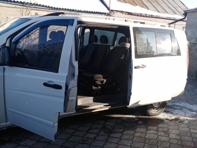 Белый Мерседес Вито, объемом двигателя 2.2 л и пробегом 900 тыс. км за 6200 $, фото 2 на Automoto.ua