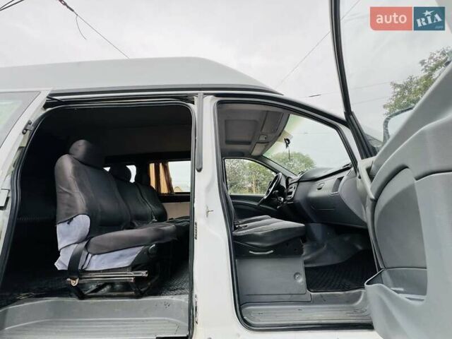 Білий Мерседес Віто, об'ємом двигуна 2.15 л та пробігом 298 тис. км за 5999 $, фото 27 на Automoto.ua