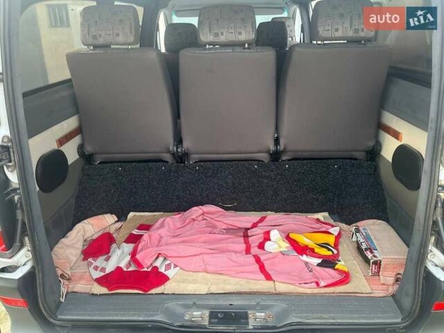 Белый Мерседес Вито, объемом двигателя 2.15 л и пробегом 234 тыс. км за 11400 $, фото 43 на Automoto.ua