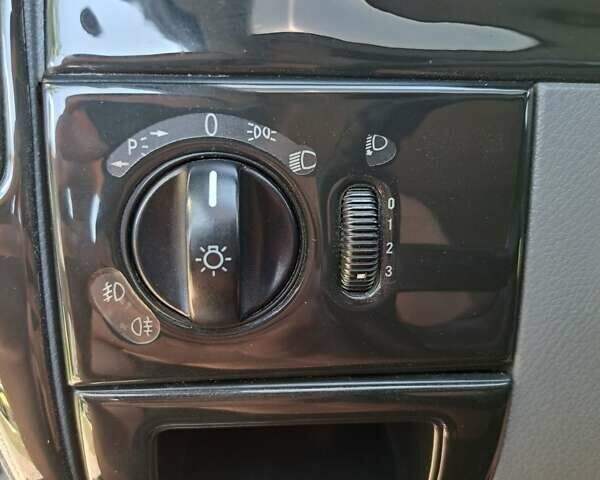 Белый Мерседес Вито, объемом двигателя 2.15 л и пробегом 338 тыс. км за 9200 $, фото 3837 на Automoto.ua