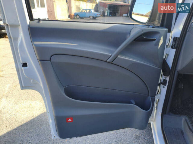 Белый Мерседес Вито, объемом двигателя 2.15 л и пробегом 361 тыс. км за 8950 $, фото 24 на Automoto.ua