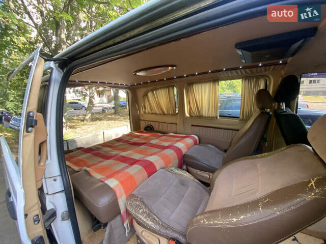 Белый Мерседес Вито, объемом двигателя 2.15 л и пробегом 340 тыс. км за 8200 $, фото 17 на Automoto.ua