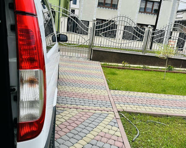 Белый Мерседес Вито, объемом двигателя 2.2 л и пробегом 237 тыс. км за 9500 $, фото 16 на Automoto.ua