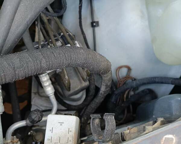 Белый Мерседес Вито, объемом двигателя 2.15 л и пробегом 337 тыс. км за 10600 $, фото 24 на Automoto.ua