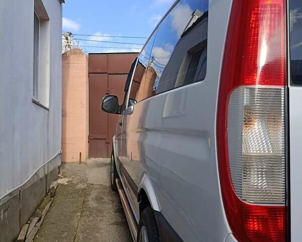 Белый Мерседес Вито, объемом двигателя 2.15 л и пробегом 337 тыс. км за 10600 $, фото 8 на Automoto.ua