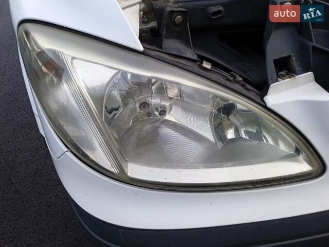 Мерседес Вито 2009 в Киеве на Automoto.ua Белый Мерседес Вито, объемом двигателя 2.15 л и пробегом 317 тыс. км за 8999 $, фото 44 на Automoto.ua