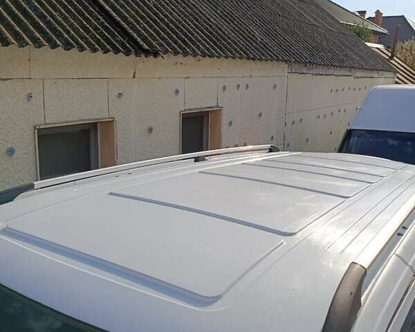 Белый Мерседес Вито, объемом двигателя 2.15 л и пробегом 337 тыс. км за 10600 $, фото 10 на Automoto.ua