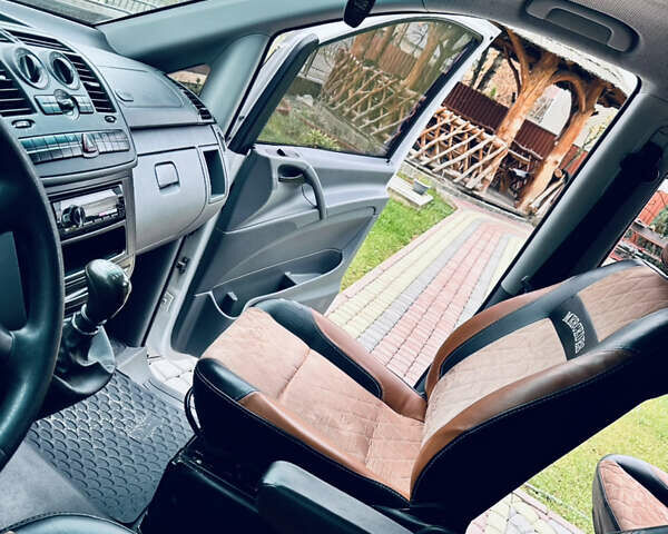 Белый Мерседес Вито, объемом двигателя 2.2 л и пробегом 237 тыс. км за 9500 $, фото 14 на Automoto.ua