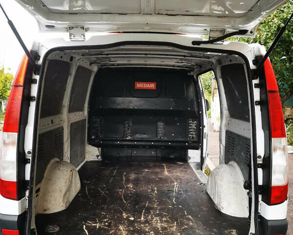 Мерседес Вито 2009 в Хмельницком на Automoto.ua Белый Мерседес Вито, объемом двигателя 2.15 л и пробегом 351 тыс. км за 5900 $, фото 14 на Automoto.ua