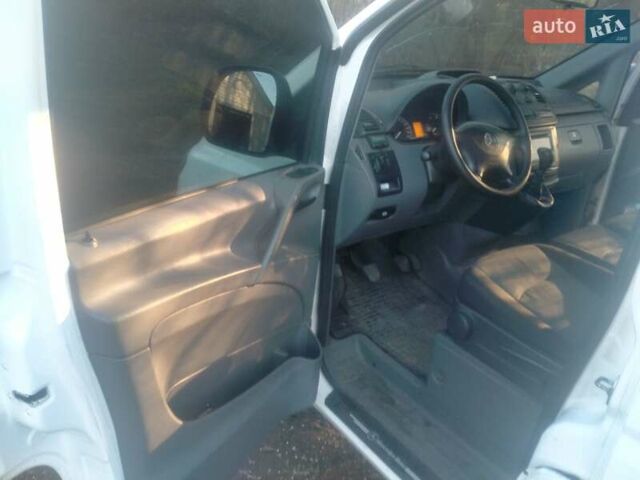 Белый Мерседес Вито, объемом двигателя 2.15 л и пробегом 435 тыс. км за 10250 $, фото 5 на Automoto.ua