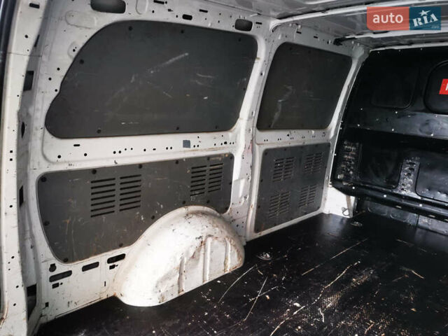 Мерседес Вито 2009 в Хмельницком на Automoto.ua Белый Мерседес Вито, объемом двигателя 2.15 л и пробегом 351 тыс. км за 5900 $, фото 18 на Automoto.ua