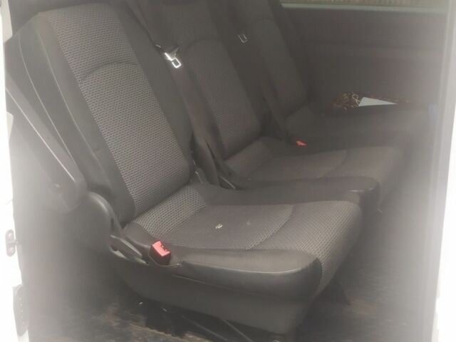 Белый Мерседес Вито, объемом двигателя 2.1 л и пробегом 440 тыс. км за 8777 $, фото 5 на Automoto.ua