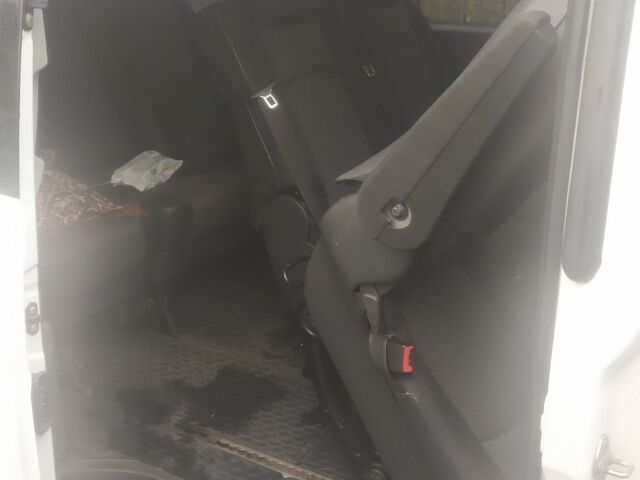 Белый Мерседес Вито, объемом двигателя 2.1 л и пробегом 440 тыс. км за 8777 $, фото 8 на Automoto.ua