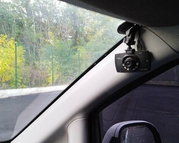 Мерседес Вито 2009 в Киеве на Automoto.ua Белый Мерседес Вито, объемом двигателя 2.15 л и пробегом 317 тыс. км за 8999 $, фото 19 на Automoto.ua