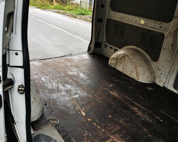 Мерседес Вито 2009 в Хмельницком на Automoto.ua Белый Мерседес Вито, объемом двигателя 2.15 л и пробегом 351 тыс. км за 5900 $, фото 15 на Automoto.ua