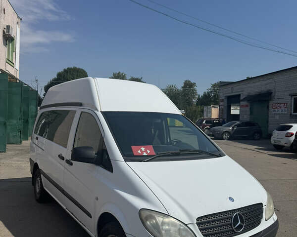 Білий Мерседес Віто, об'ємом двигуна 2.15 л та пробігом 403 тис. км за 6800 $, фото 1 на Automoto.ua