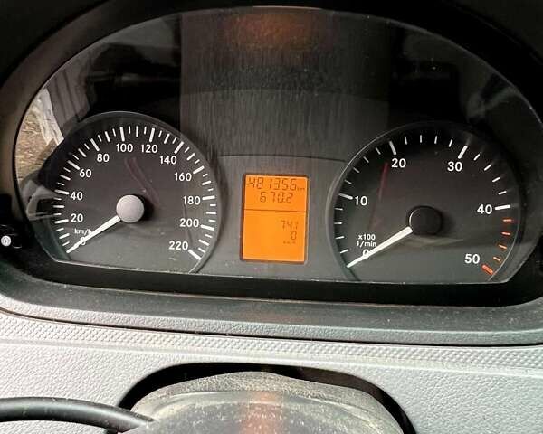 Белый Мерседес Вито, объемом двигателя 2.15 л и пробегом 481 тыс. км за 10300 $, фото 11 на Automoto.ua