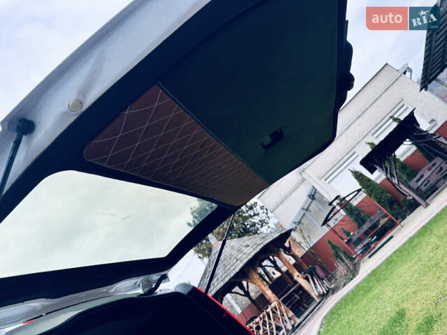 Белый Мерседес Вито, объемом двигателя 2.2 л и пробегом 237 тыс. км за 9500 $, фото 18 на Automoto.ua