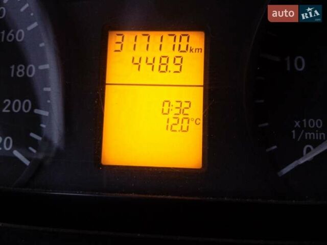 Мерседес Вито 2009 в Киеве на Automoto.ua Белый Мерседес Вито, объемом двигателя 2.15 л и пробегом 317 тыс. км за 8999 $, фото 21 на Automoto.ua